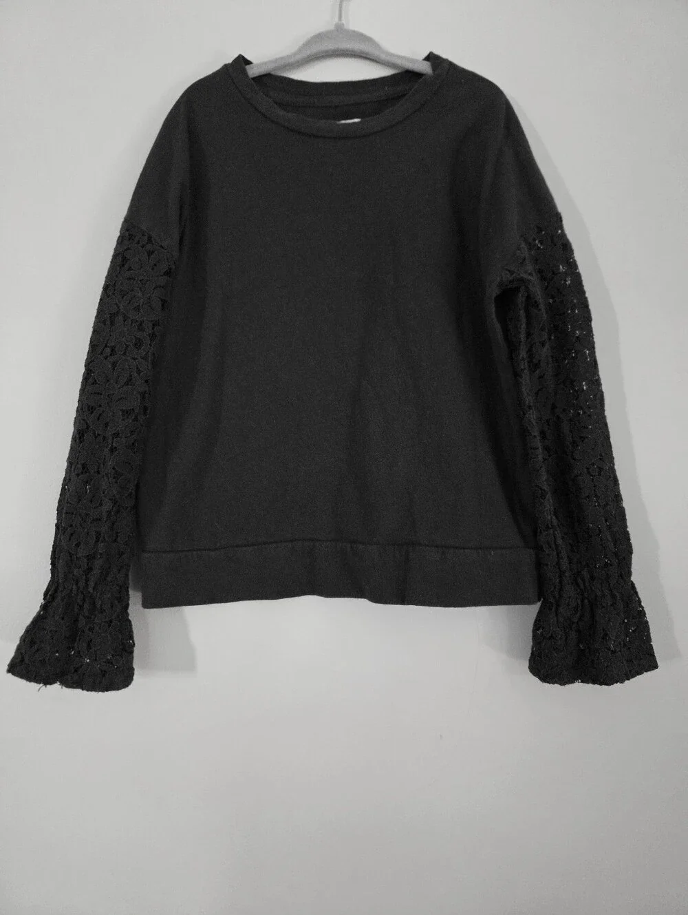 Gap Kids Lace Sleeve Long Sleeve Tee Small 6/7